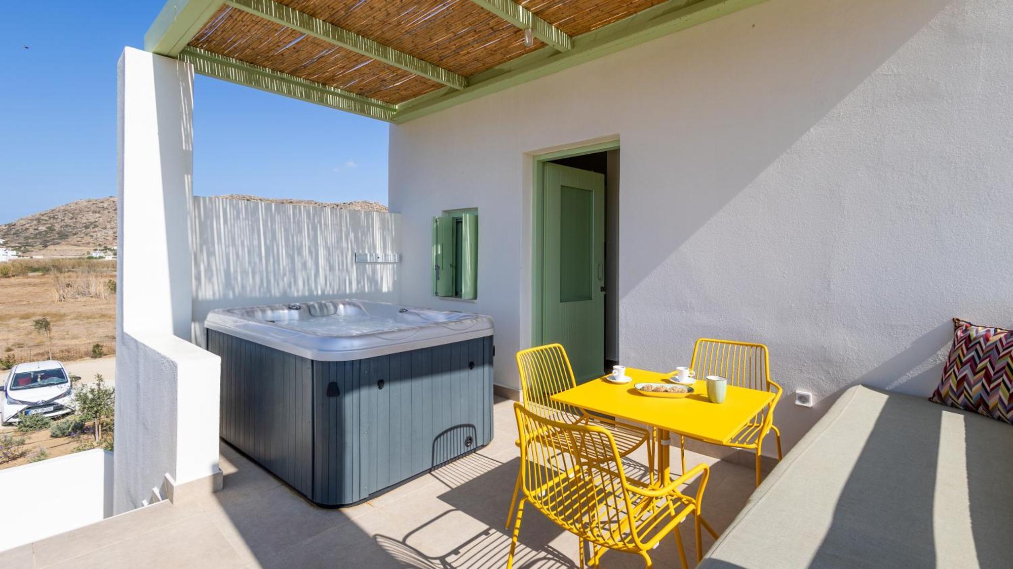 Plioni Villas & Suites 米科利维亚 外观 照片