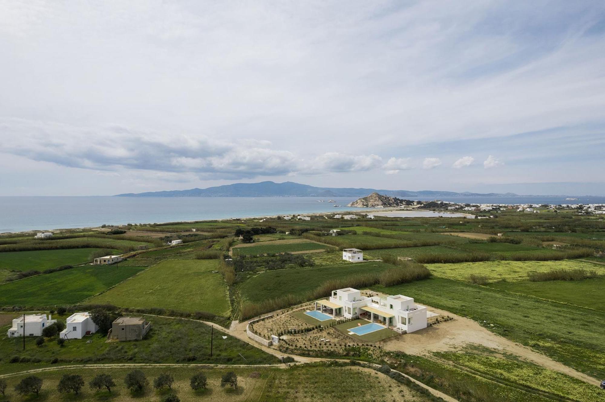 Plioni Villas & Suites 米科利维亚 客房 照片