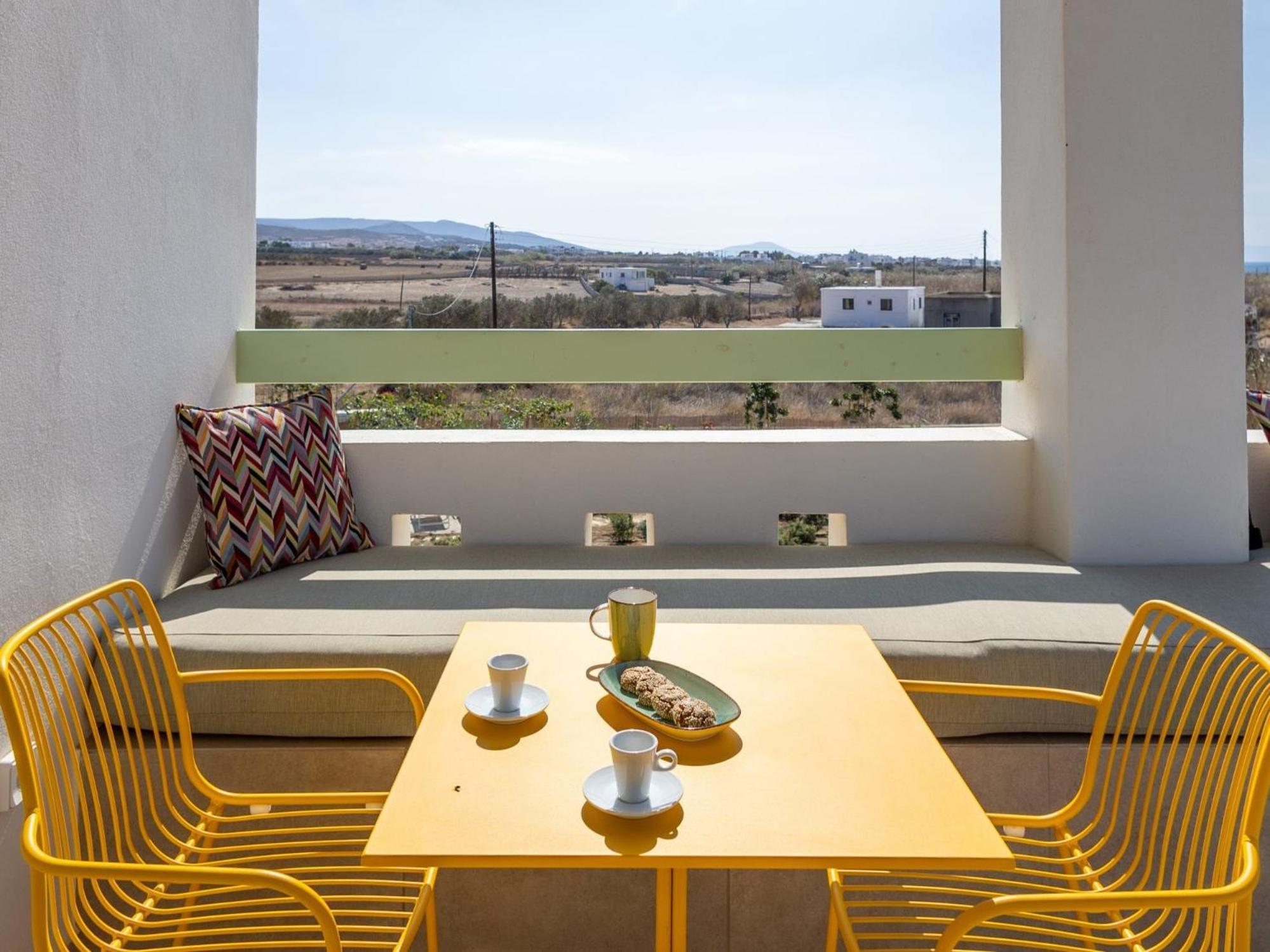Plioni Villas & Suites 米科利维亚 外观 照片